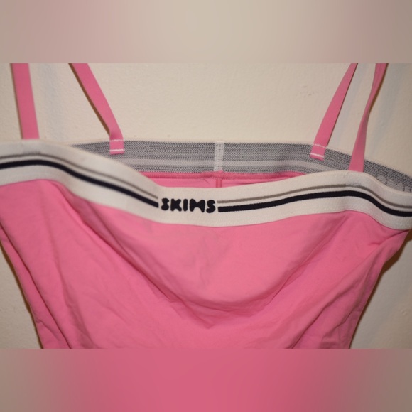 Skims Bodysuit - Skims Logo in Sugarpink (NWOT) - Picture 4 of 7
